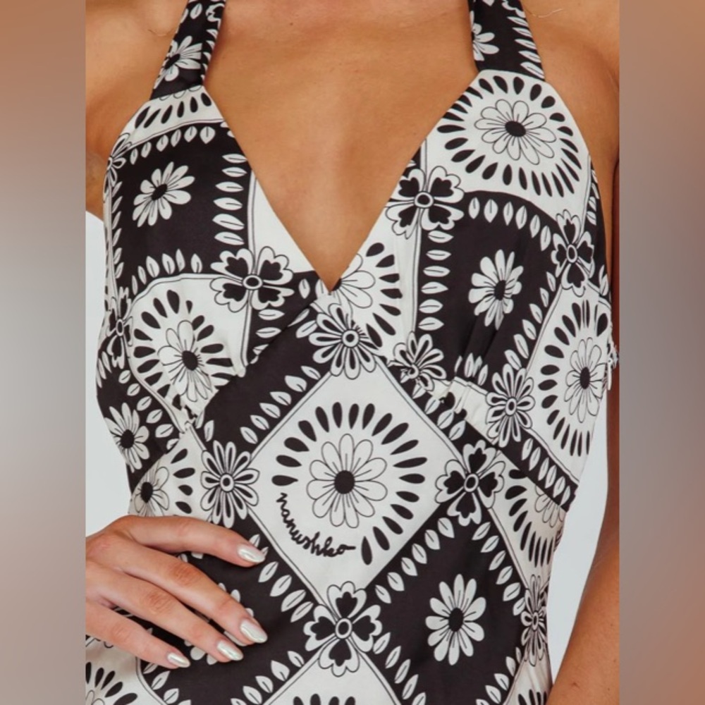 Selfie Leslie Black and White Abstract Floral Print Maxi Halter Dress - Size M - Picture 5 of 7